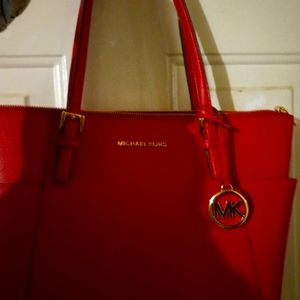 Red Micheal Kors purse ❤ perfect for valentine's day